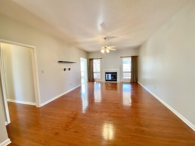 Building Photo - 219 Oligi Cir