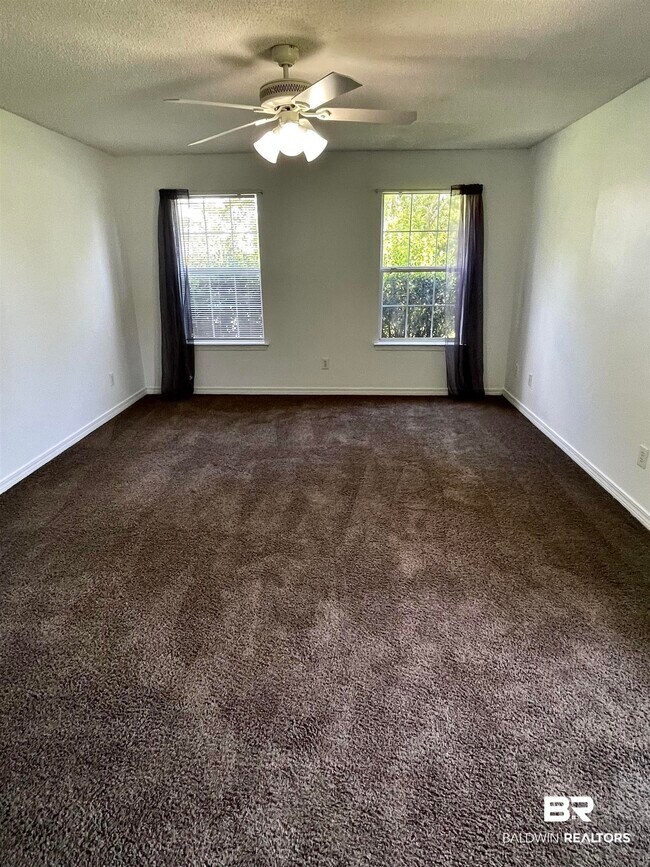 Foto del edificio - 1476 W Fairway Dr