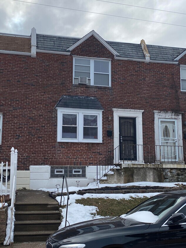 Exterior - 1152 Elbridge St