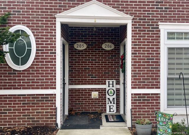 Building Photo - 46 Islip Ave