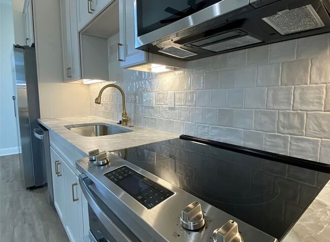 Foto del edificio - In PROVENANCE For Lease!