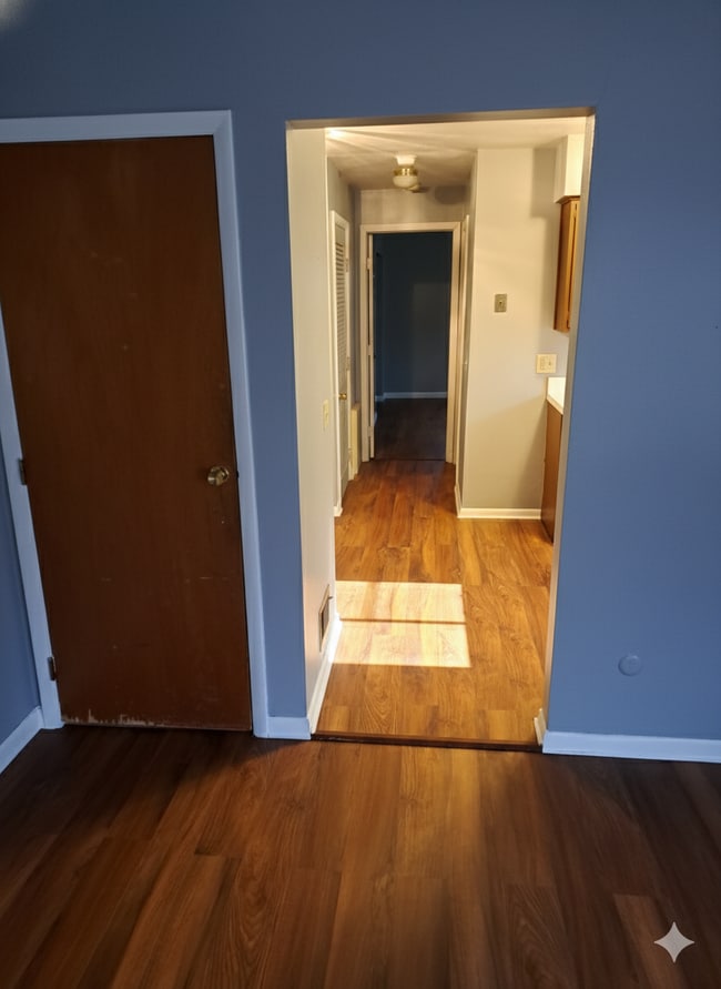 Building Photo - 1319 Chardon Ct