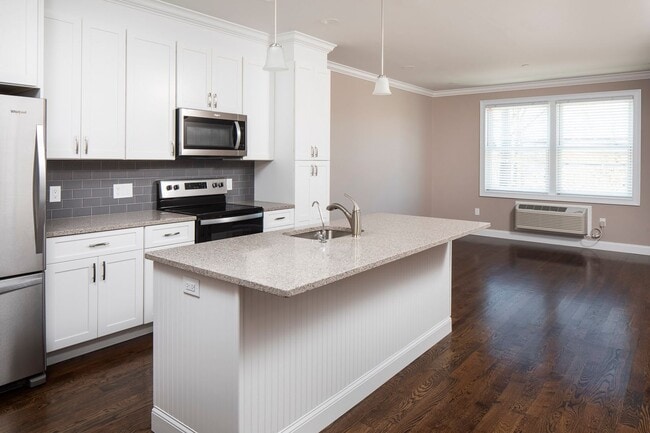 Interior Photo - Washington Square at Hickory