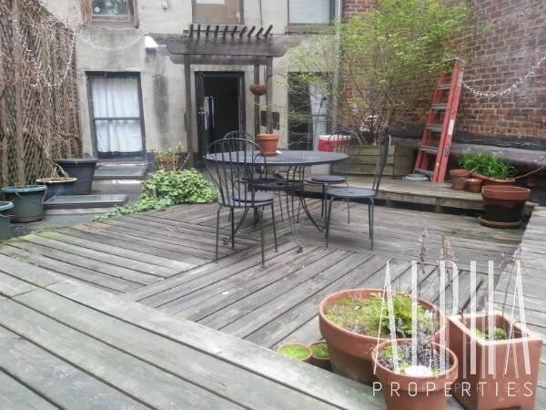 Primary Photo - 64 2nd Ave