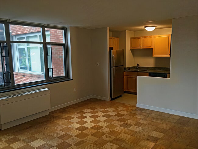 Building Photo - 175 Trapelo Rd