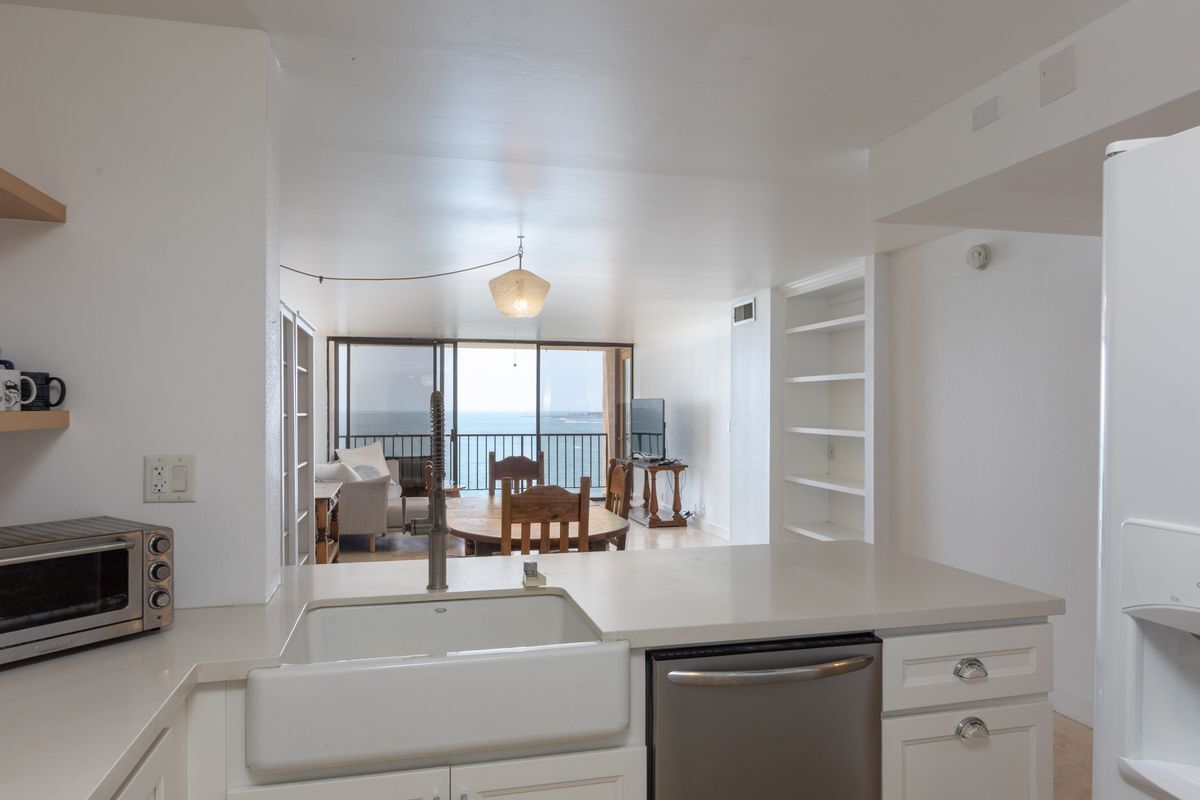 Foto principal - 1750 E Ocean Blvd