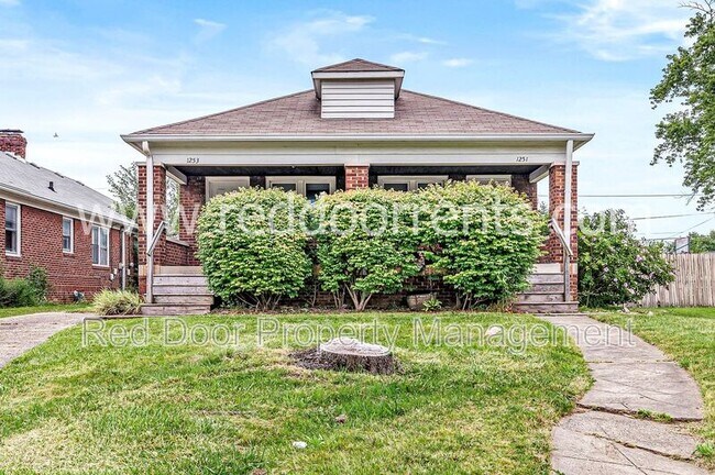 Foto del edificio - 1251 N Emerson Ave