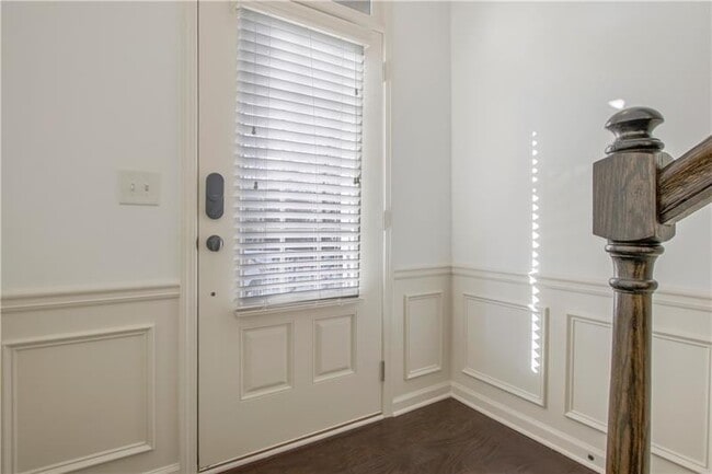 Building Photo - 3382 Vintage Cir SE
