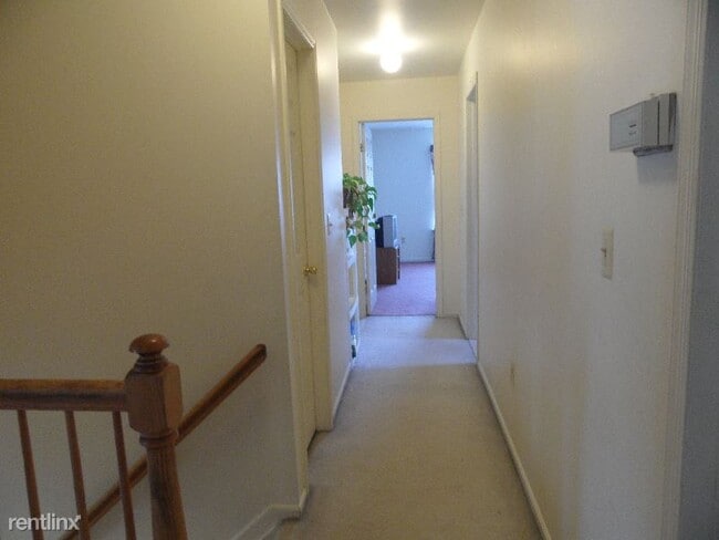 Building Photo - 4 br, 2.5 bath House - 9 Lewis street