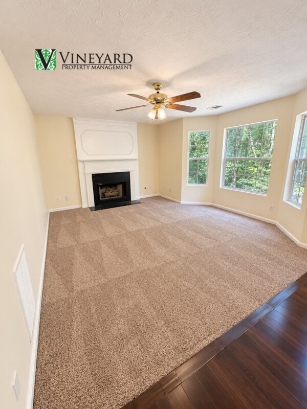 Foto del edificio - 3713 Crescent Hill Ln