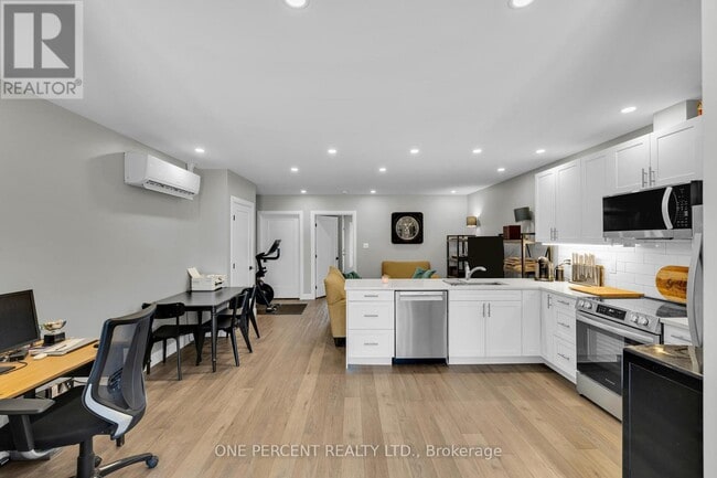 Photo du bâtiment - 6610 Fourth Line Rd