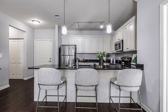 Building Photo - Village West