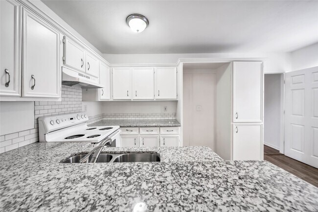 Foto del edificio - 1710 Shelby St