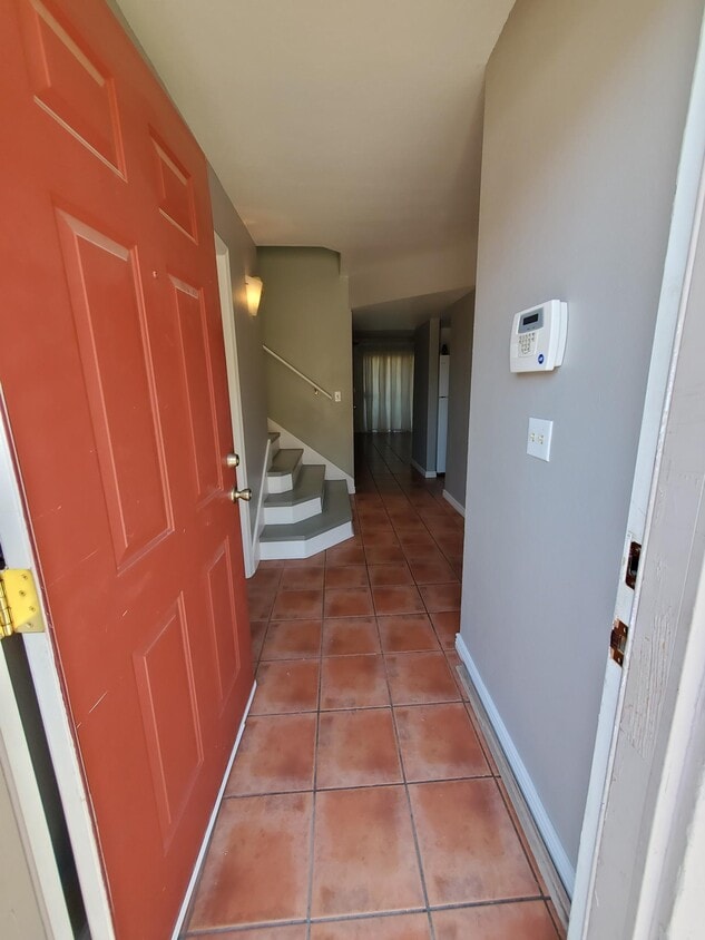 Primary Photo - 609 W 13th St