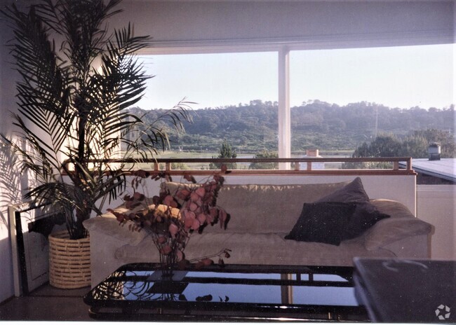 Building Photo - 2557 Via Merano