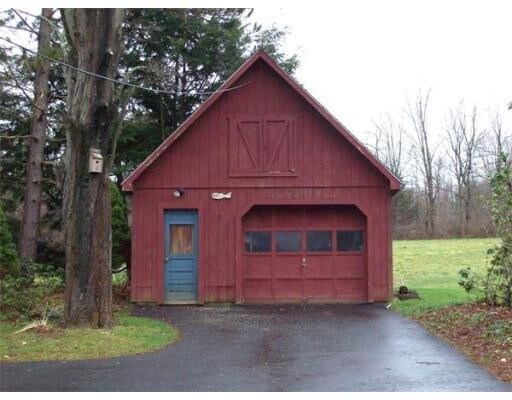 Building Photo - 33 N Spencer Rd