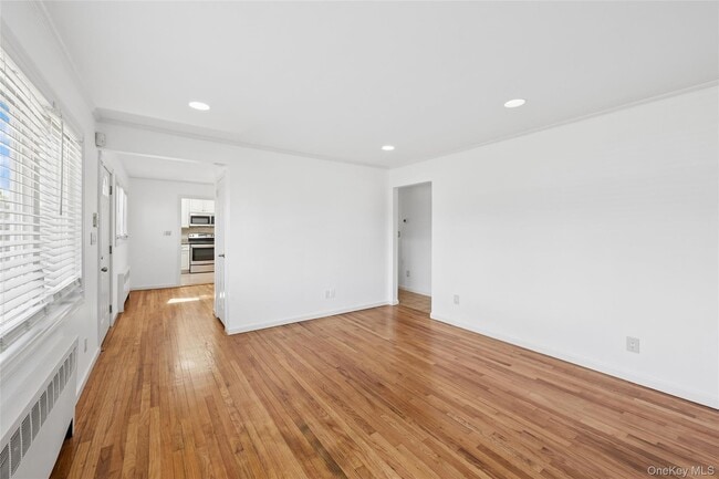 Building Photo - 31 Evelyn Ln