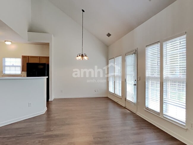 Building Photo - 12803 Winget Rd