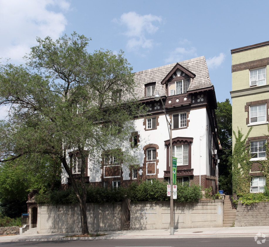 Primary Photo - Lawrence Park Apartments