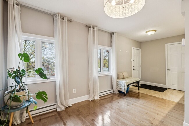 Building Photo - 11 Rue Charlevoix