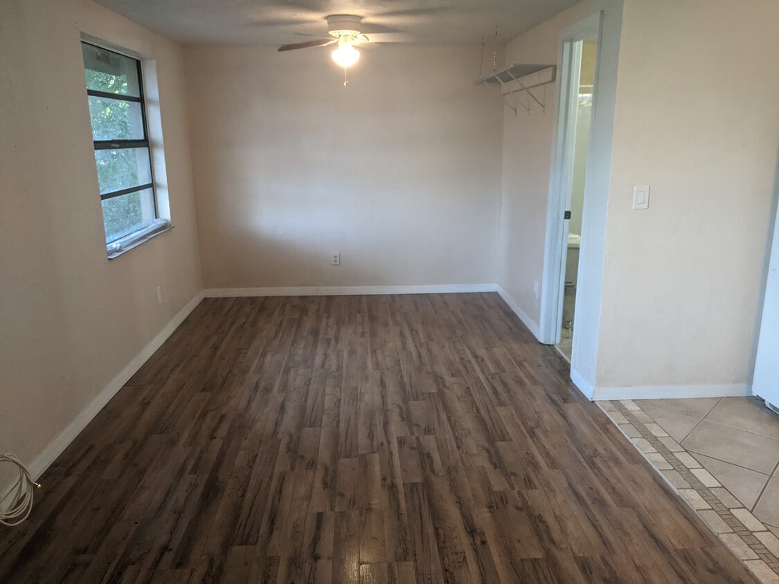 Foto del edificio - 406 N Osprey Ave