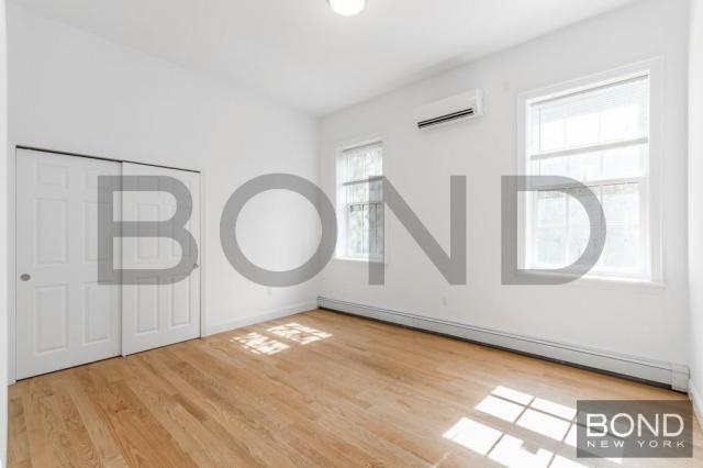 Building Photo - 3 bedroom in NEW YORK NY 10011