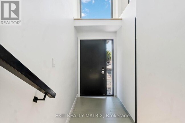 Building Photo - 675 Cole Ave S