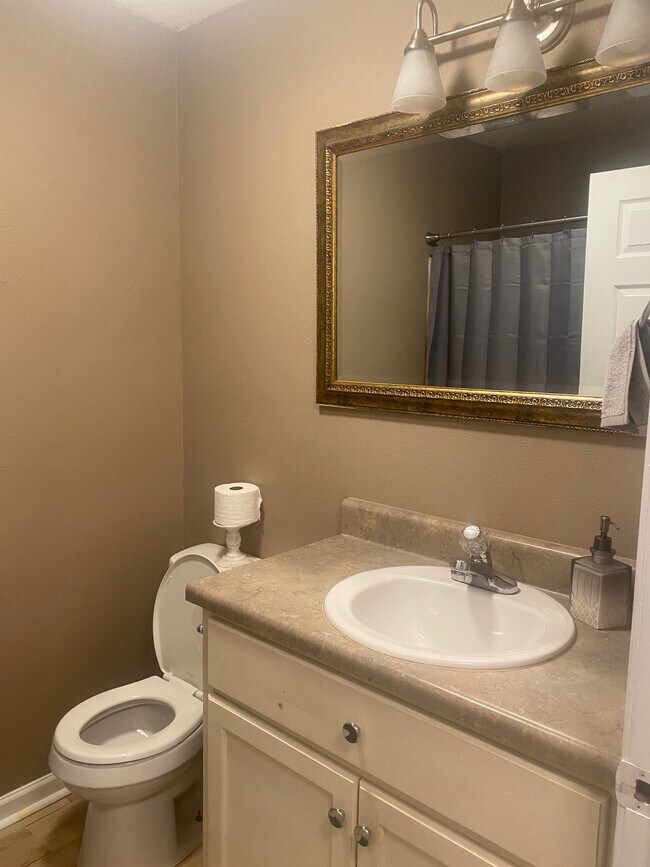 Foto del edificio - 2026 N Roberts Cir
