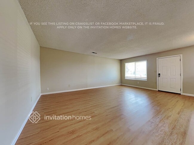 Building Photo - 1658 Ashwood Dr