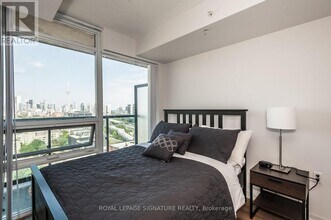Building Photo - 36 Lisgar St