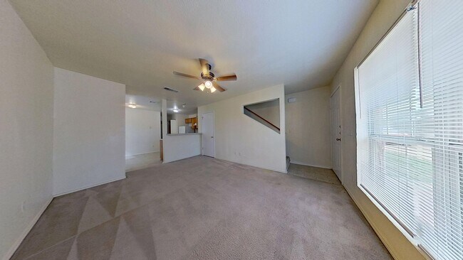 Foto del edificio - 2 WEEKS FREE RENT IN A 3 BEDROOM TOWNHOUSE AT $950!