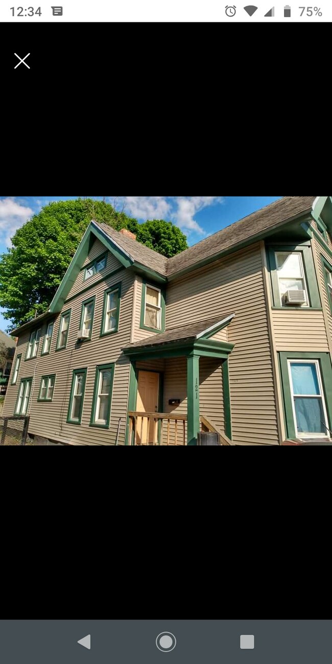 Building Photo - 121 Baker Ave