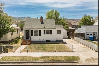 Building Photo - 1117 S 3rd Ave