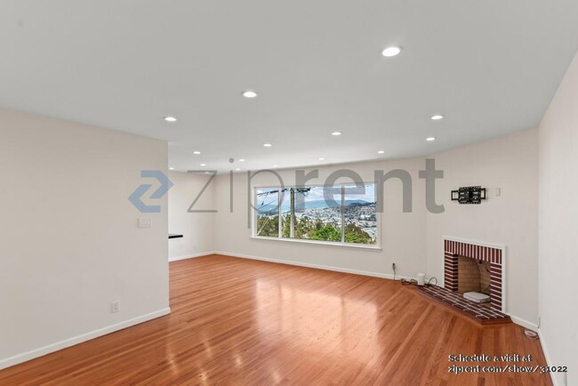 Building Photo - 242 Alta Vista Way