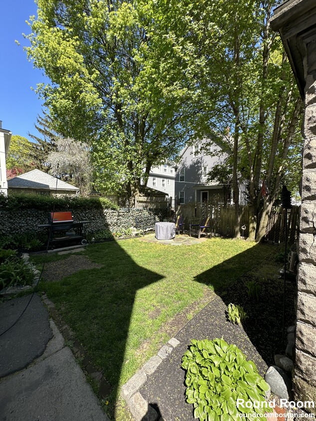 Primary Photo - 124 Brooks St