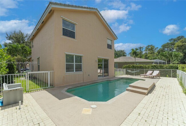 Foto del edificio - 7423 NW 70th Ave