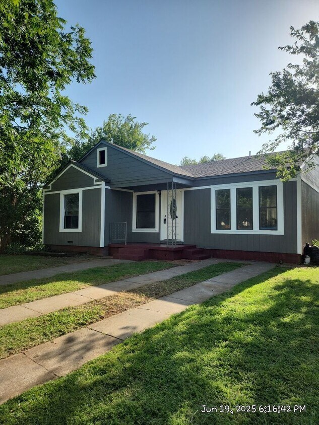 Foto principal - 3314 Sherwood Ln