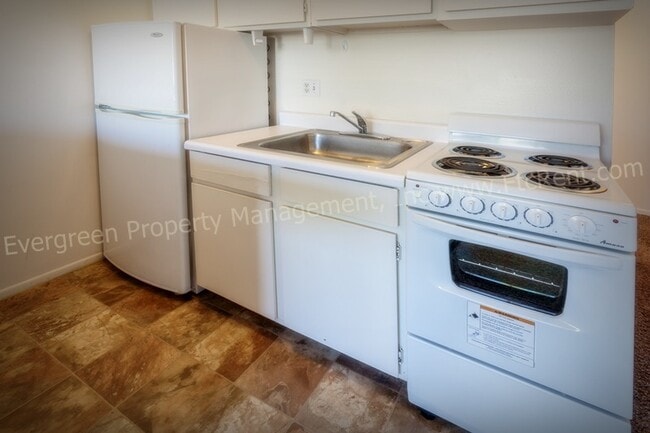 Building Photo - 2008 W Plum St