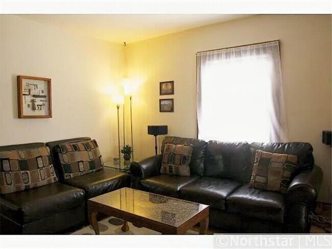 Foto del edificio - 3100 E 22nd St