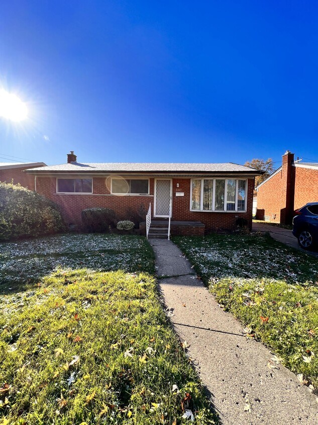 3327 Melwood Dr, Melvindale, MI 48122 House Rental in Melvindale, MI