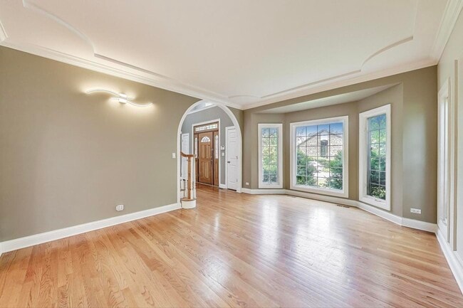 Building Photo - 107 W 59th St
