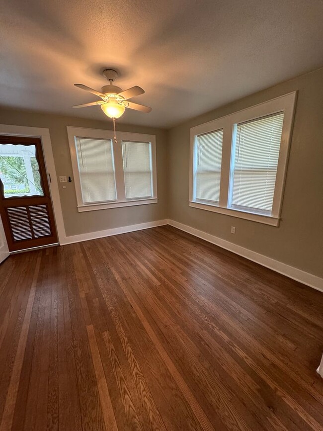 Building Photo - Charming Midtown Bungalow