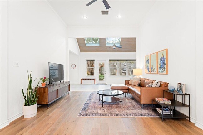 Foto del edificio - 10502 Grand Oak Dr