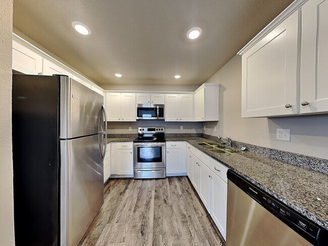 Foto del edificio - 108 SW Marigold St