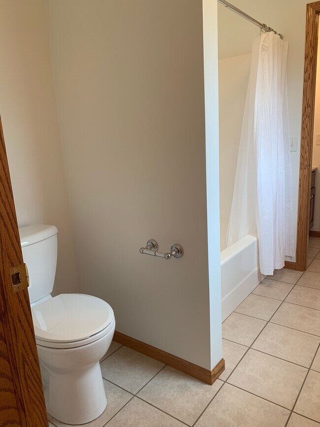 Foto del edificio - 1501 N Cedar Ave