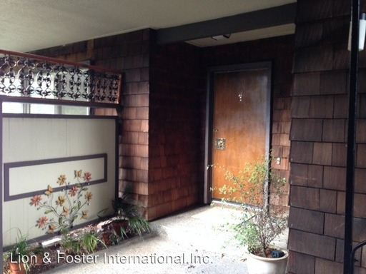 Primary Photo - 4 Redwood Ave