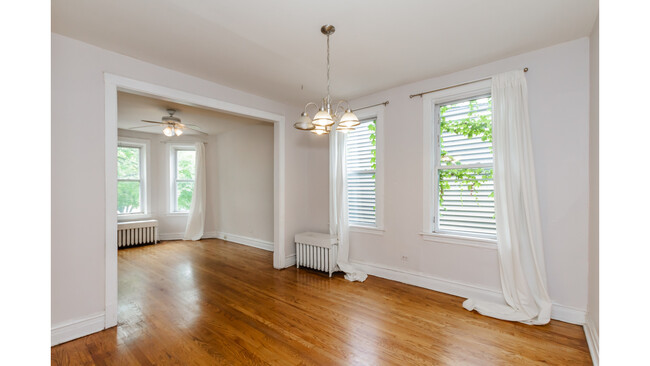 Foto del edificio - 3754 W McLean Ave