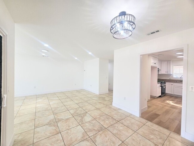 Foto del edificio - Single Story Senior Home - Newly Remodeled- Ready To Move In.