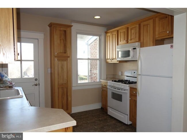 Building Photo - 3153 Tilden Dr