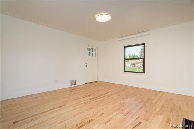 Foto del edificio - 2701 Steele St